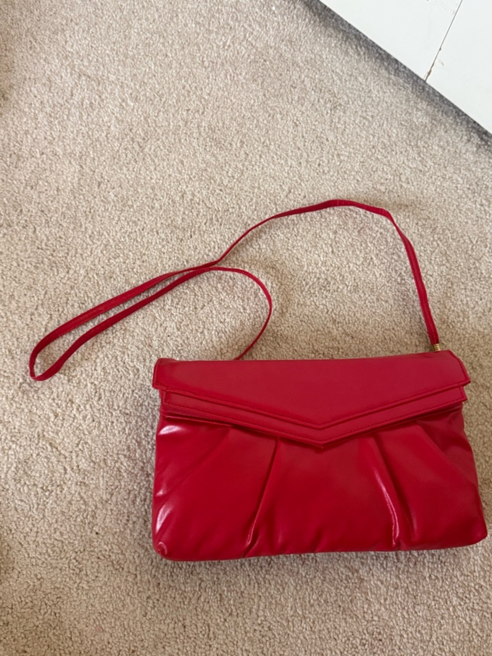 Vintage Red Envelope Clutch Crossbody – Retro Faux Leather Shoulder Bag